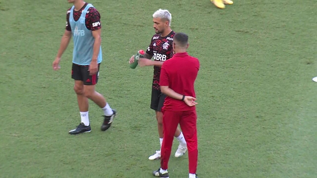 Arrascaeta Do Flamengo Cortado Da Sele O Do Uruguai Futebol