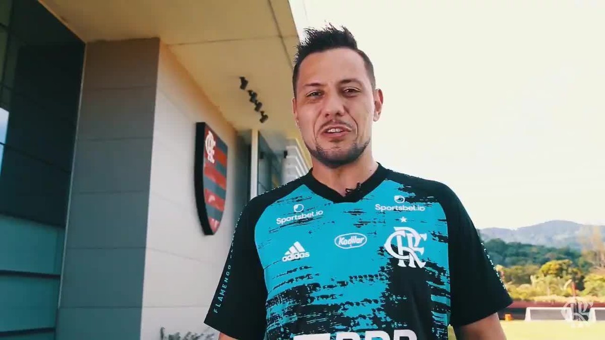 Flamengo oficializa renovação de contrato de Diego Alves flamengo ge