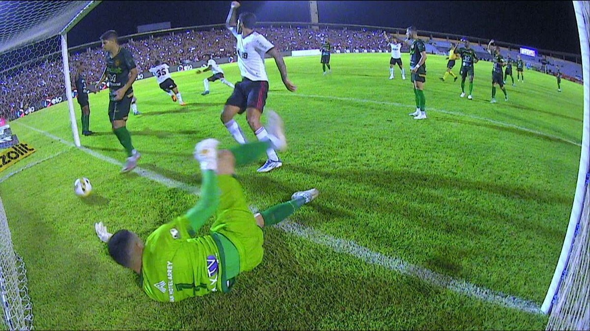 Autor de gol de bicicleta contra Flamengo Manoel reforça o Manauara na