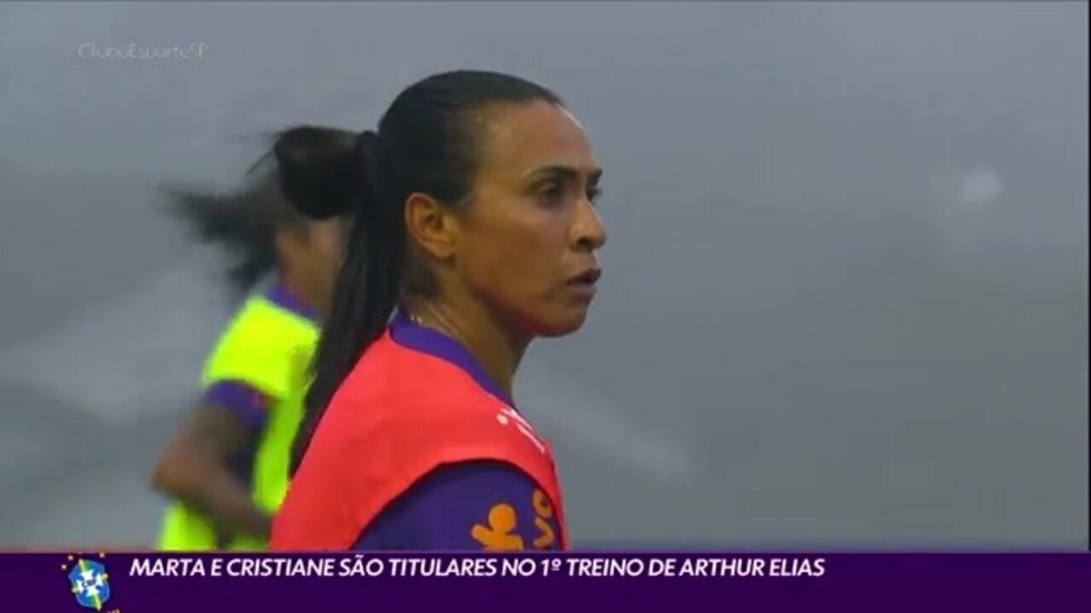 Marta elogia Arthur Elias e mata saudade de Cristiane na seleção