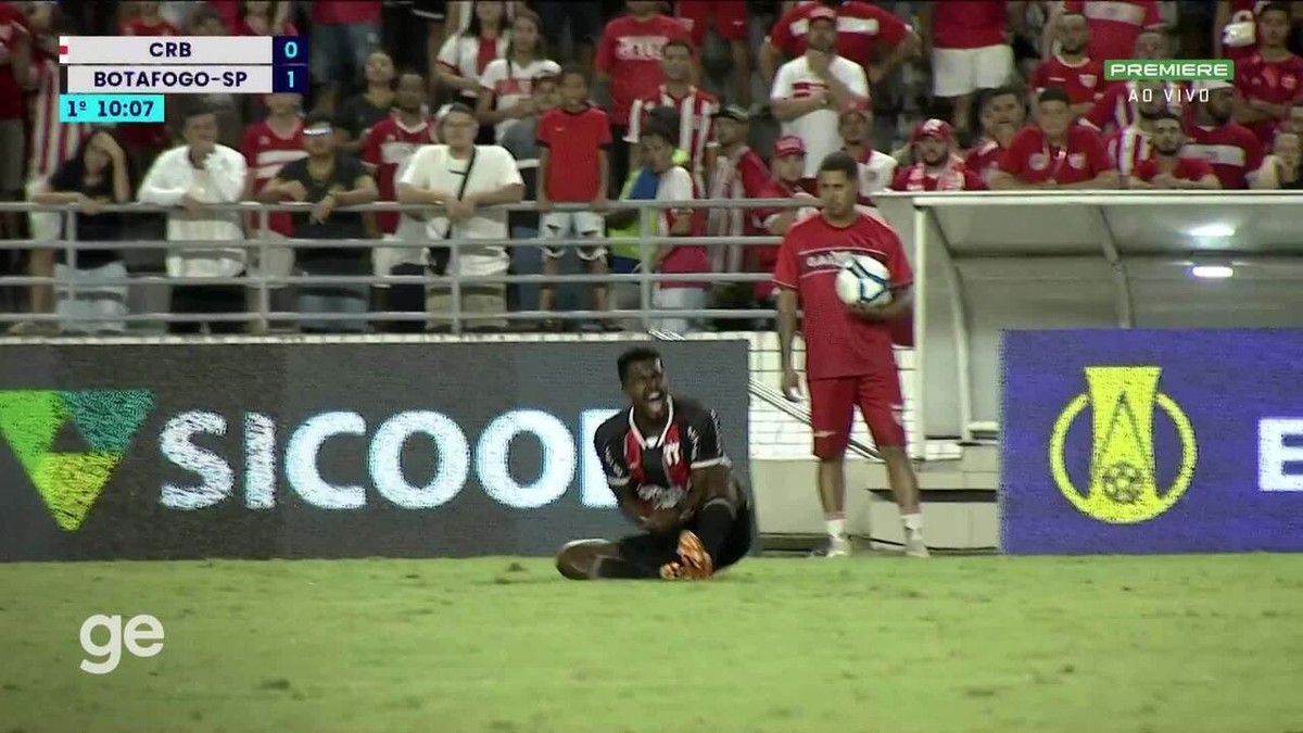 Wallison Do Botafogo Sp Fratura Antebra O Em Choque Zagueiro Do