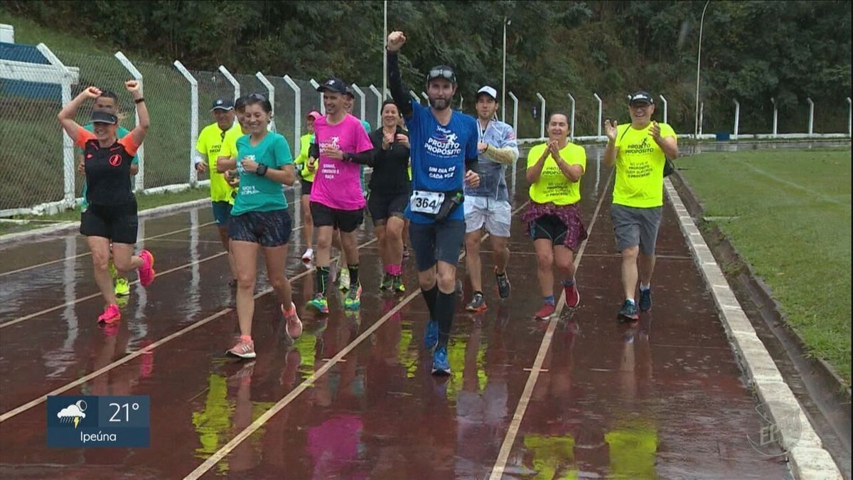 Brasileiro entra para o Guinness após correr uma maratona por dia em um