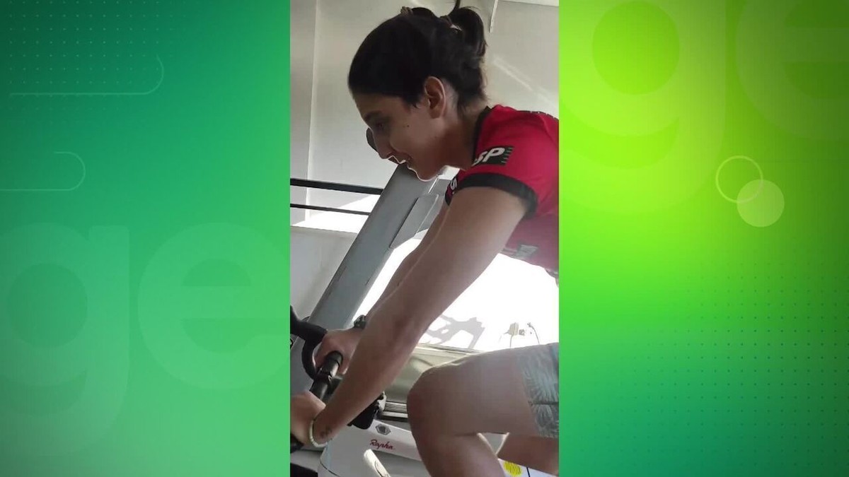 Triatleta Luísa Baptista treina em bicicleta sete meses após