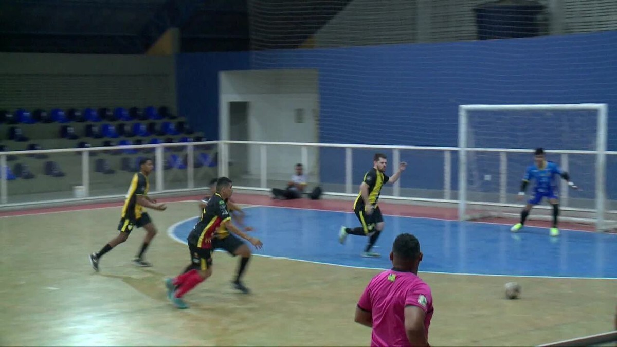 Piauiense de futsal Cajuína e AABB Mesa 14 empatam e definem semis