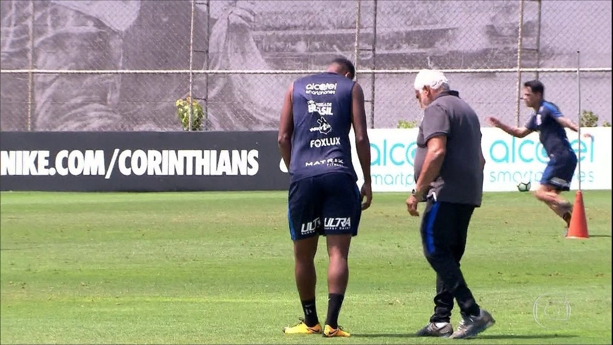 J D Susto Sente Dores Na Perna E Deixa Treino Do Corinthians Mais