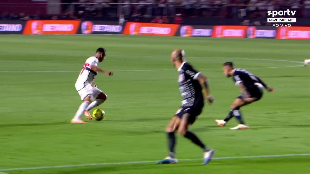 Cássio lamenta eliminação do Corinthians, mira a Sul-Americana e pede resposta rápida