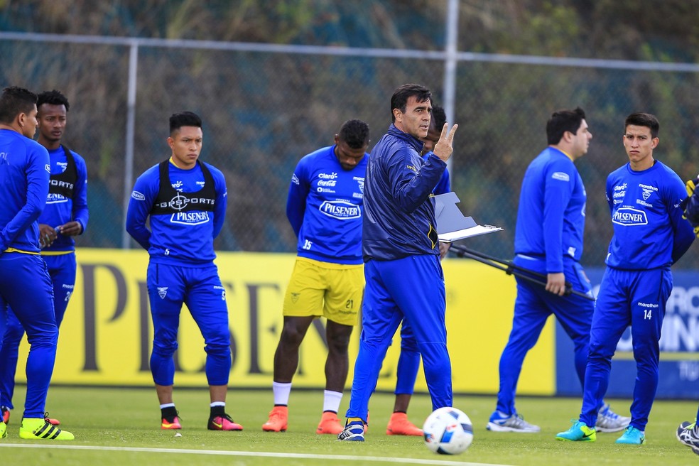 Gustavo Quinteros na seleção do Equador