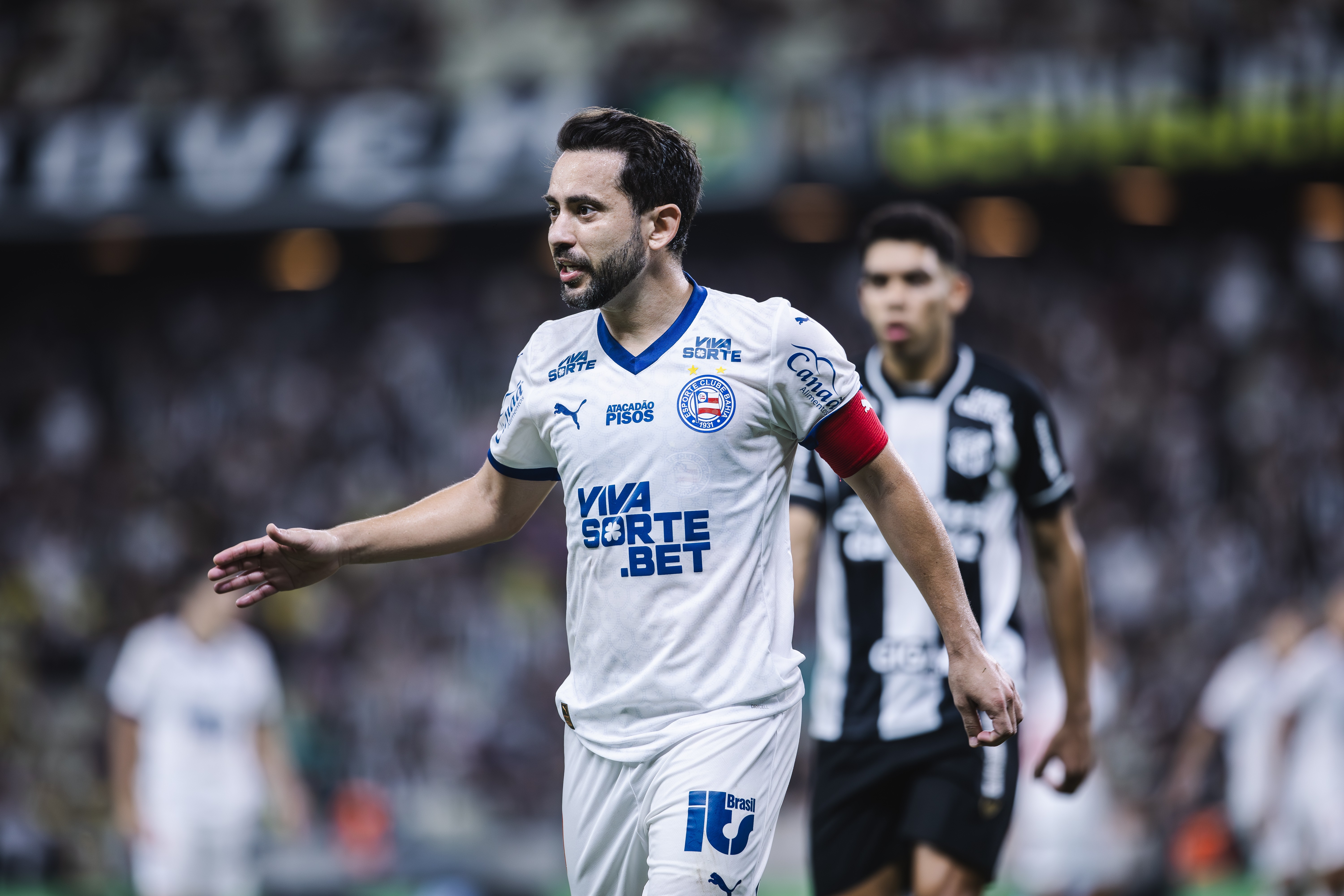 Everton Ribeiro chega a número simbólico pelo nono ano seguido
