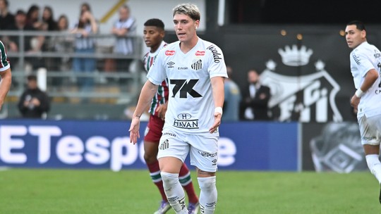 Vale os R$ 65 milhões? Rollheiser precisa de oito jogos em média para participar de um gol do Santos - Foto: (Jota Erre/AGIF)