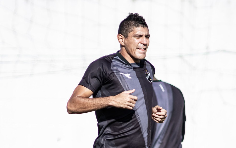 Capitão Edson retorna ao time titular do ABC — Foto: Guilherme Drovas/ABC