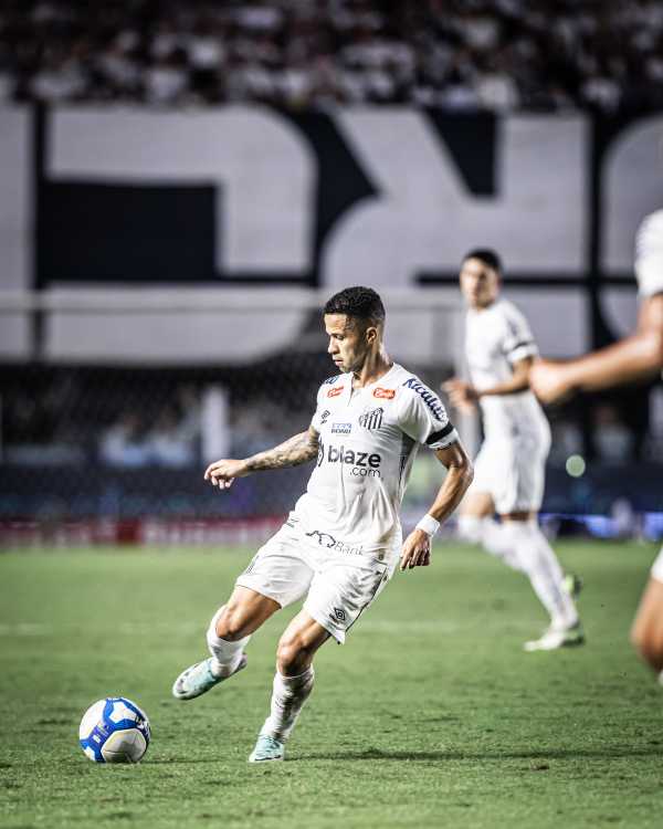 Serginho reemplaza bien a Giuliano y convence a Fabio Carril en el Santos: “Un jugador inteligente” |  santos