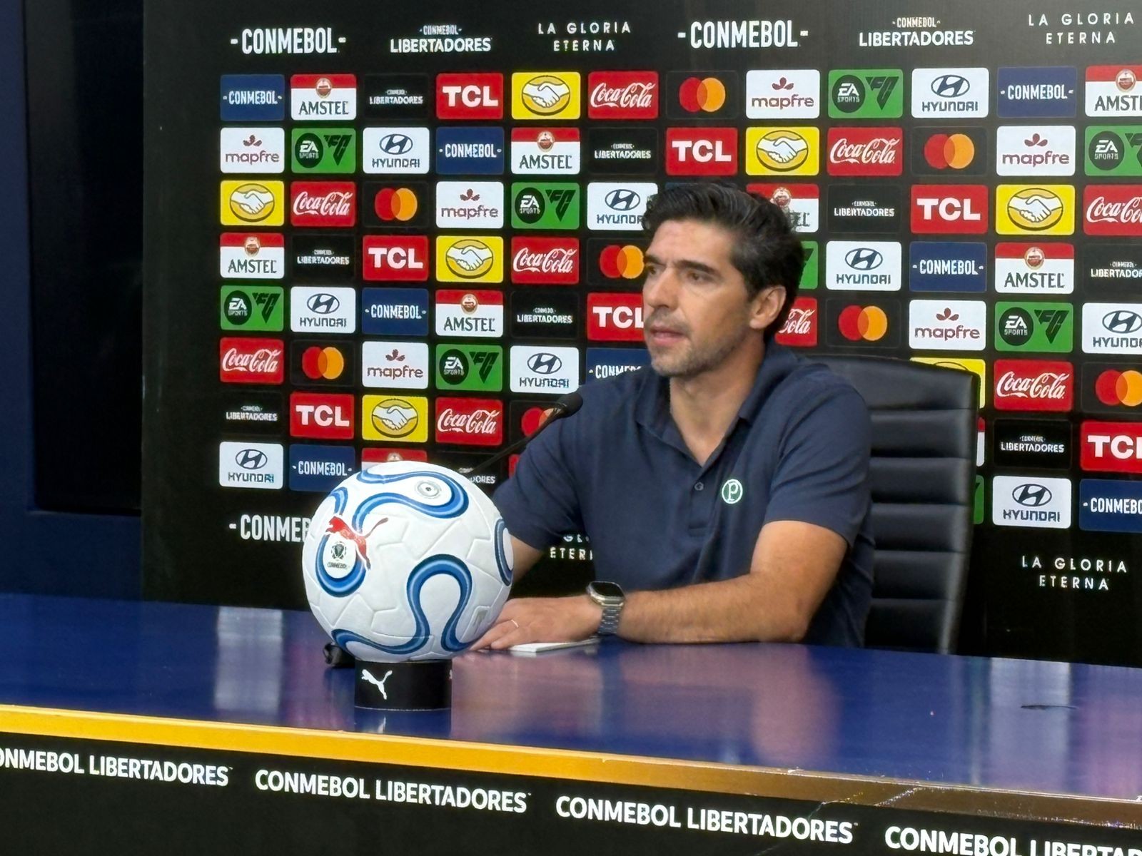 Abel expressa frustração com cansaço da equipe e revela recusa em pedidos de mudança de datas de jogos pelo Palmeiras