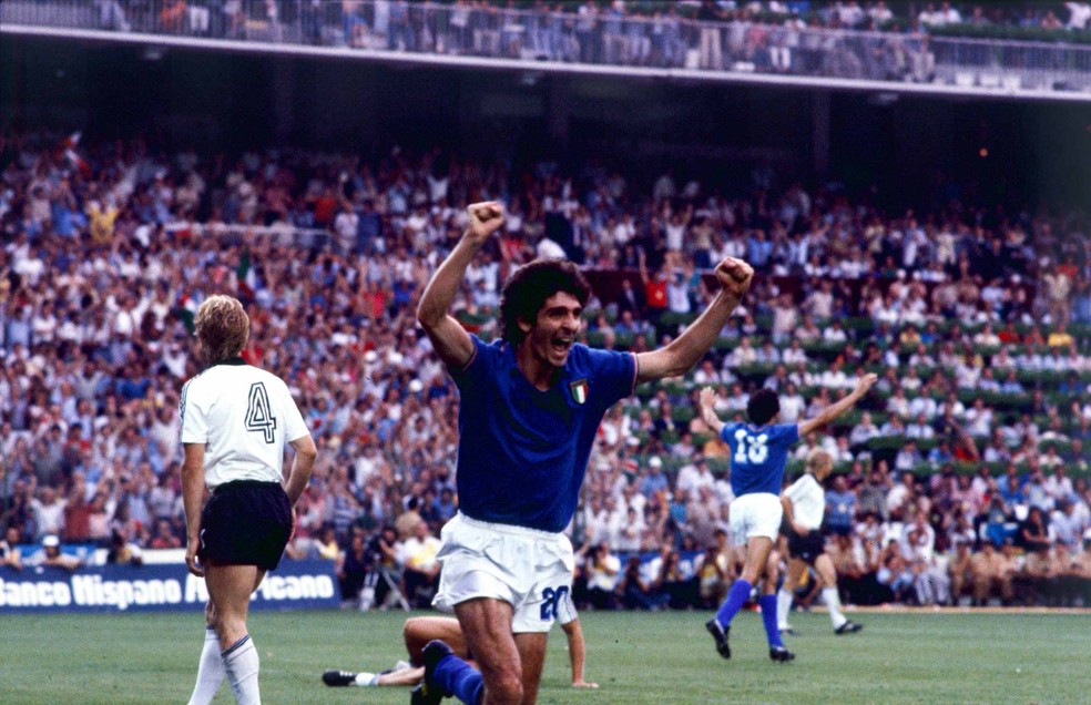 Paolo Rossi comemora — Maiores artilheiros da Copa