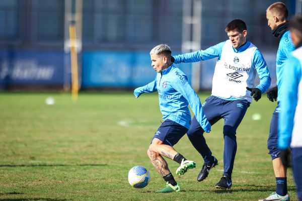 Retorno de Soteldo e Geromel reforça escalação do Grêmio; Cristaldo deve ser ausência