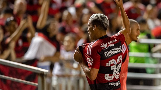 Com "chapada" à la Cebolinha, Thiaguinho comemora primeiro gol pelo Flamengo: "Dia especial"