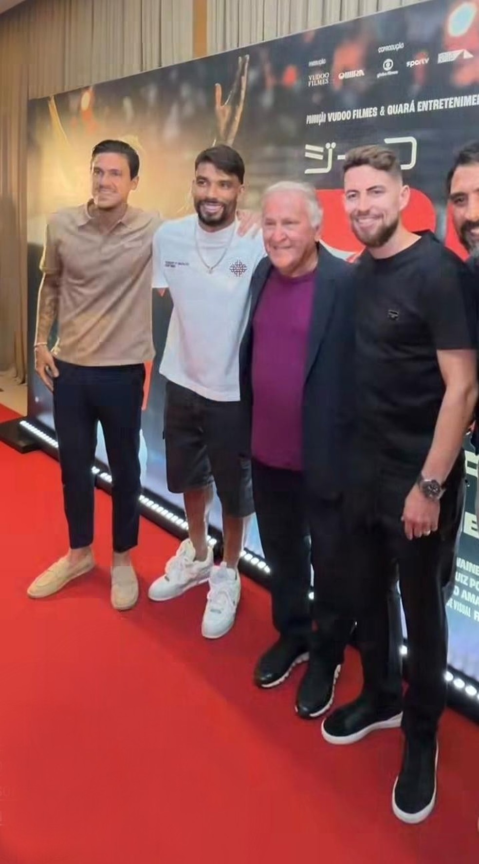 Pedro, Paquet� e Jorginho no lan�amento do filme do Zico � Foto: Reprodu��o / Instagram