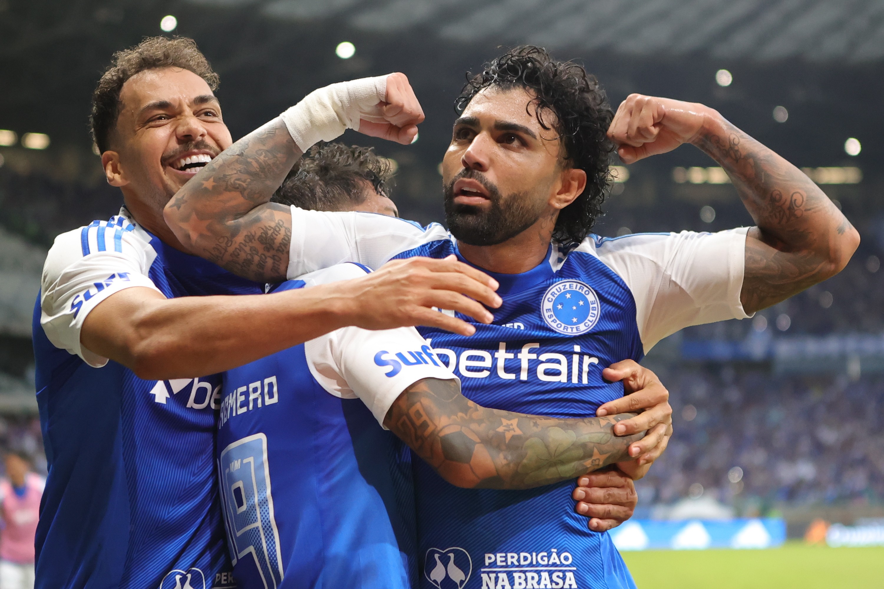 Destaque em goleada, Gabigol não se ilude com liderança