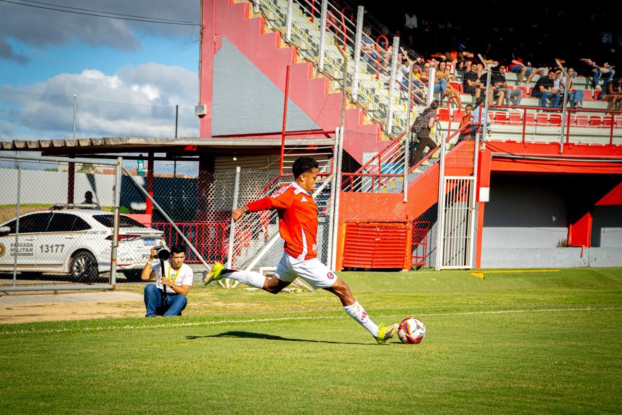 Meia reforça Inter Sub-20 na Série B da categoria e perde pênalti | Ge