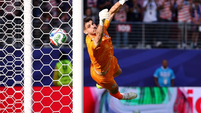 Gol dos Estados Unidos sobre a Bósnia, pela segunda fase da Copa do Mundo
