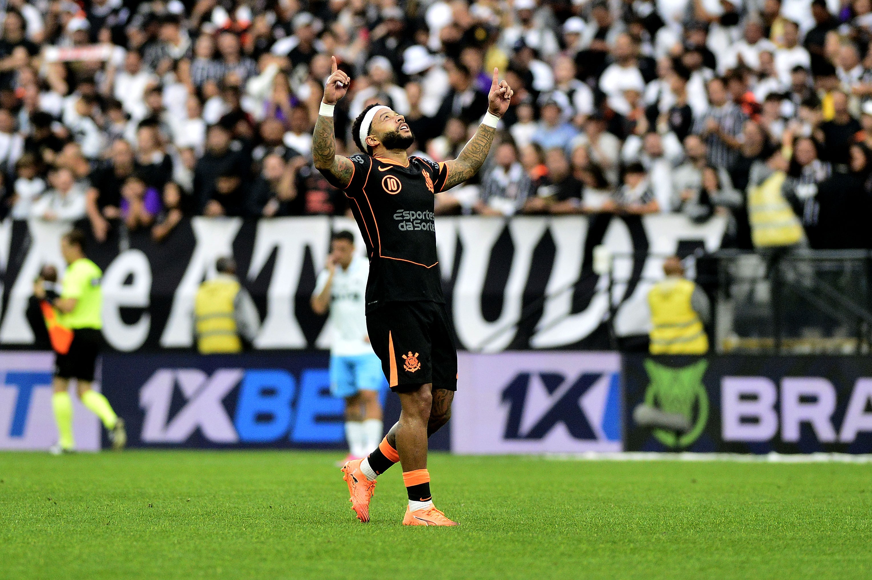 Memphis rebate comparações entre Corinthians e Holanda: 