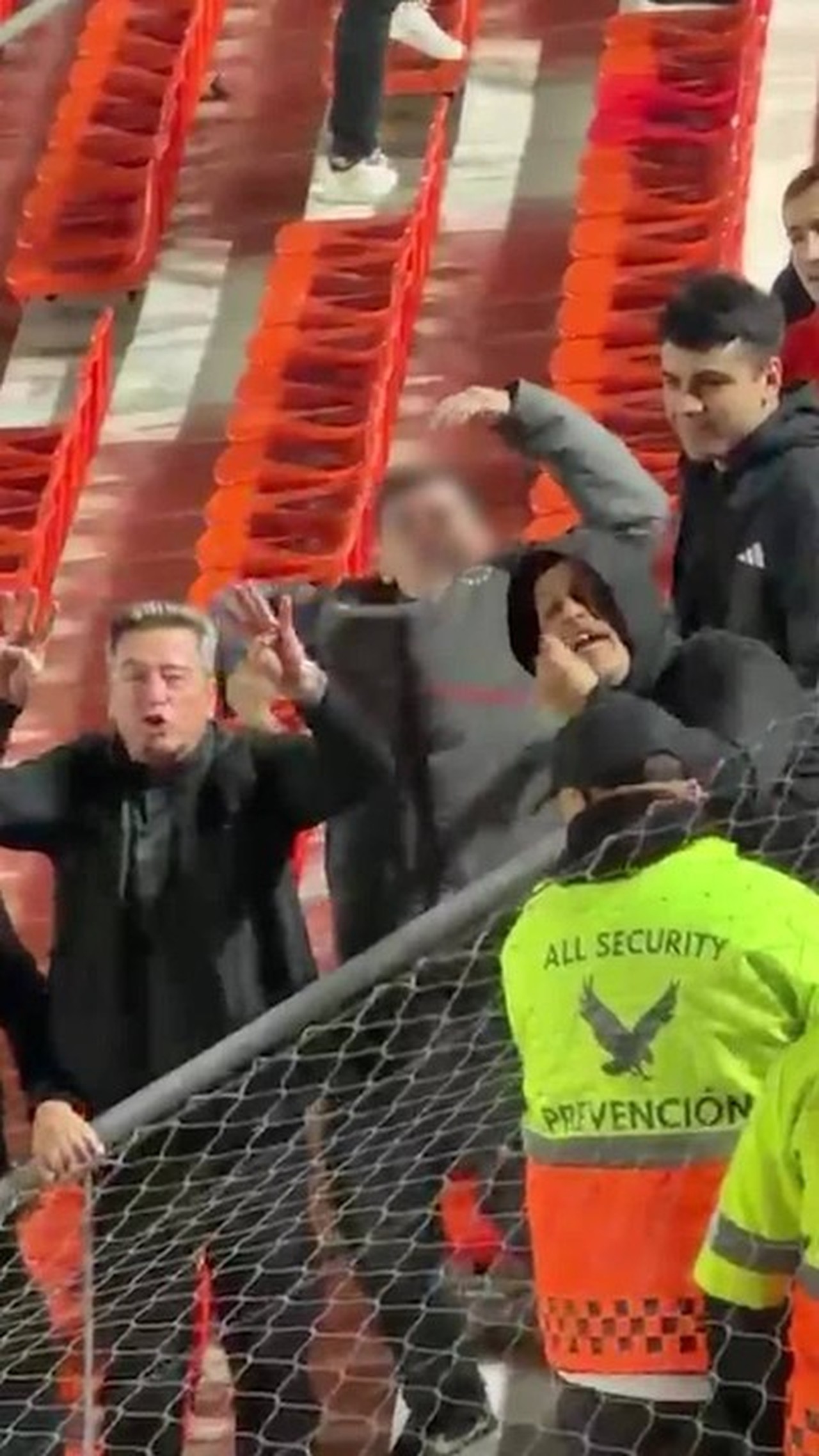 Incidente de Racismo Marcam Confronto entre Estudiantes e Flamengo na Argentina