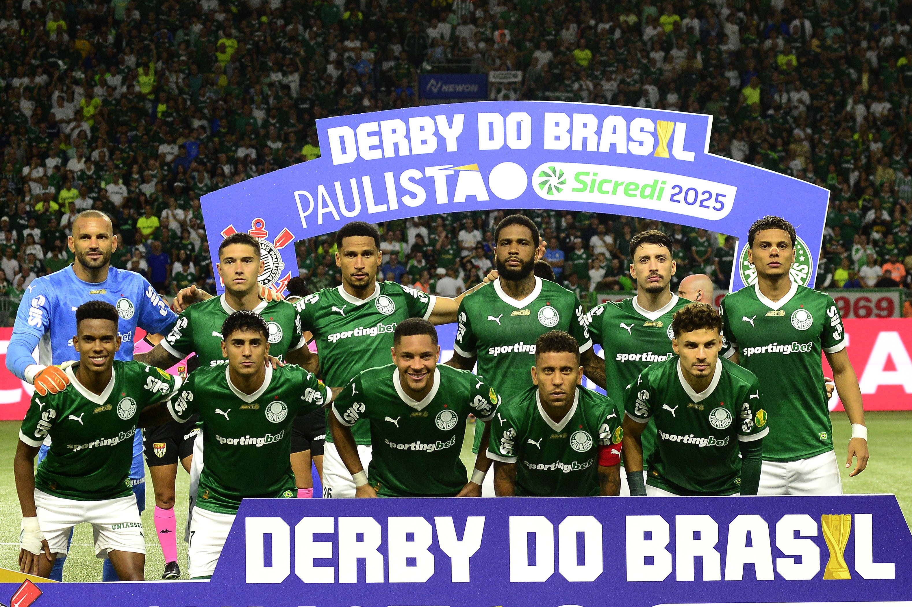 Palmeiras: Estêvão e Vitor Roque se destacam em jogo coletivo fraco