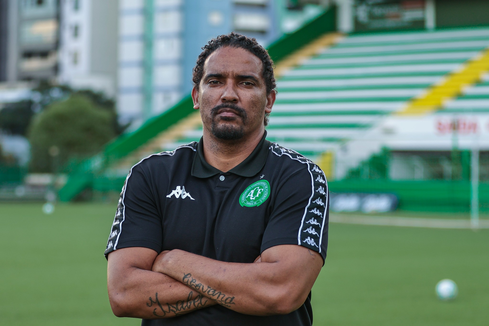 Executivo da Chapecoense critica e desafia arbitragem do jogo contra o Cruzeiro