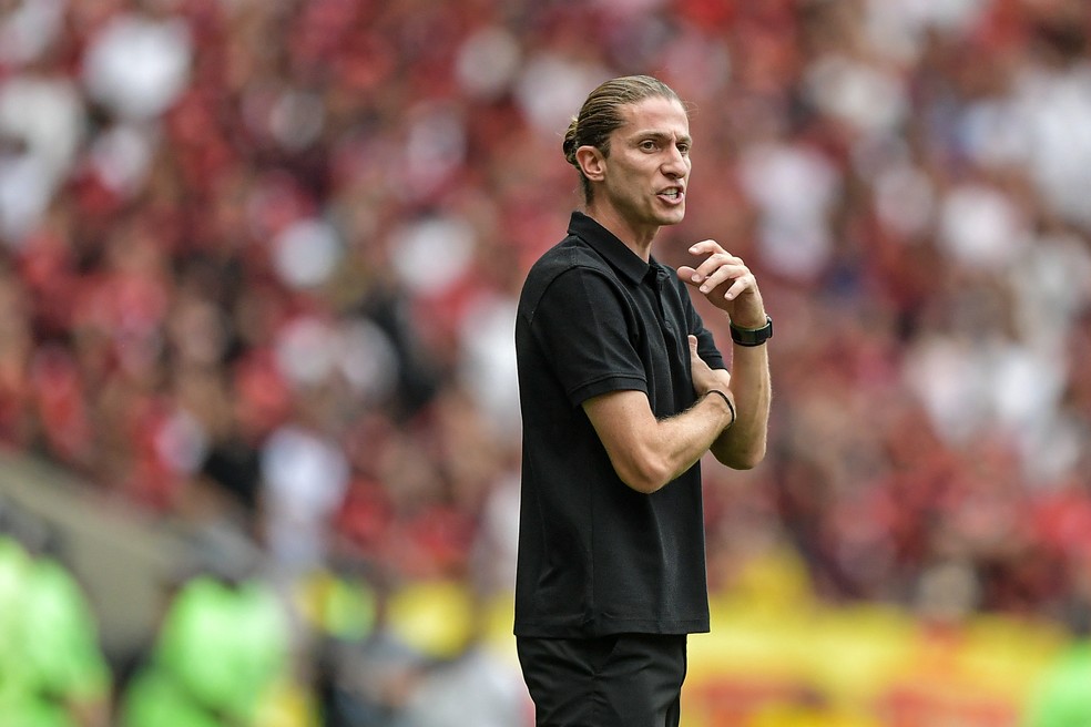 Filipe Luís é técnico da equipe principal do Flamengo desde outubro — Foto: Thiago Ribeiro/AGIF