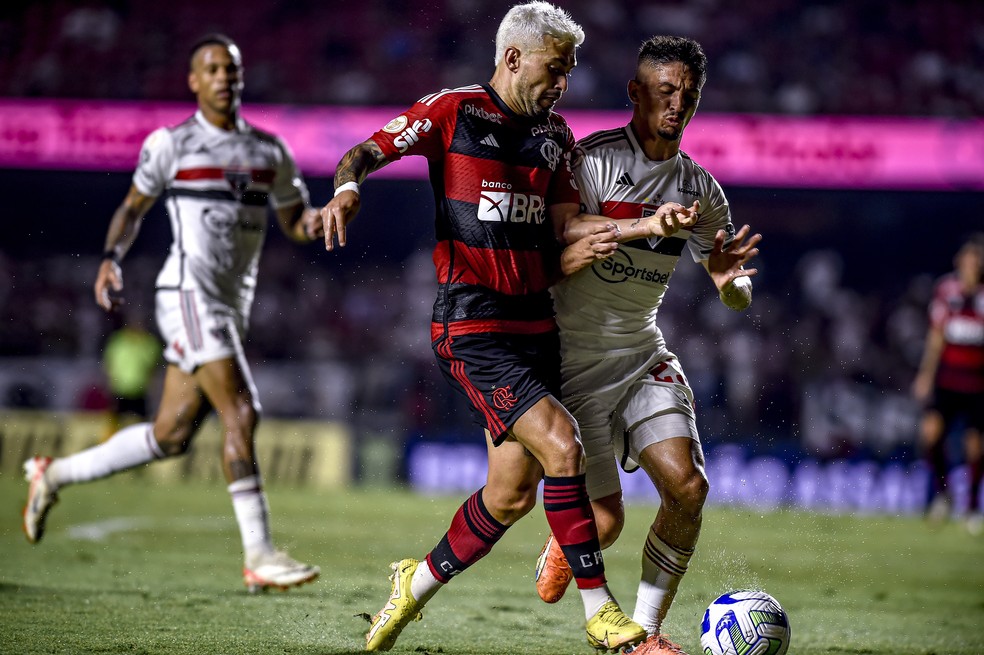 Arrascaeta em ação durante São Paulo x Flamengo — Foto: Marcelo Cortes/Flamengo