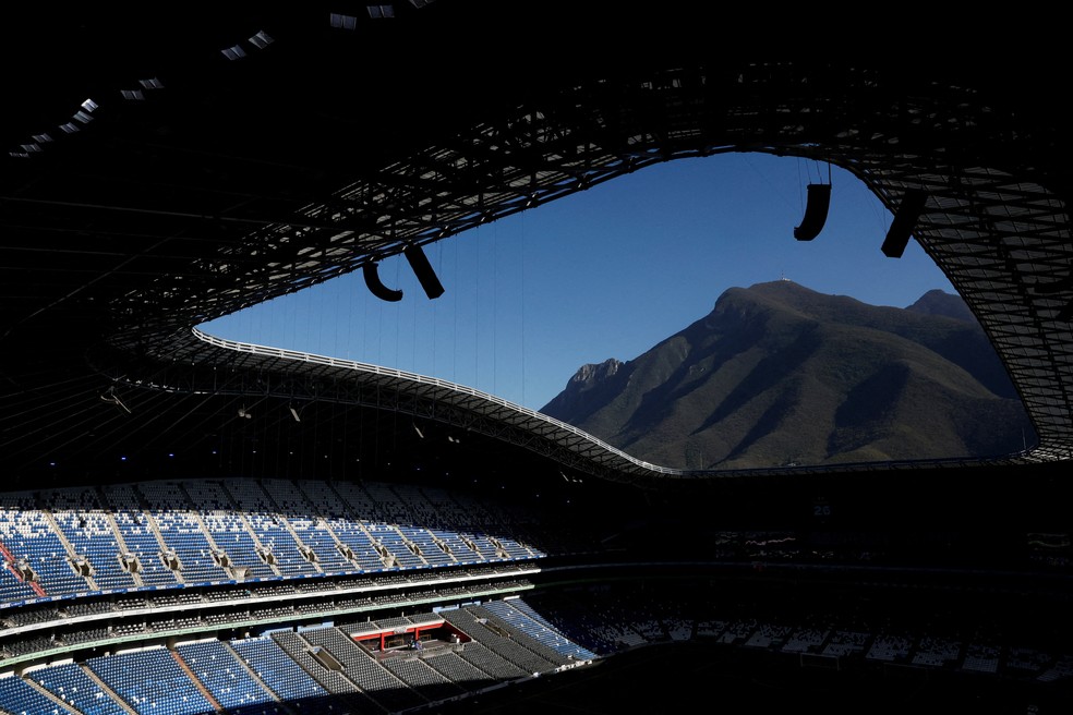 Cerro de La Silla visto de dentro do Estádio de Monterrey