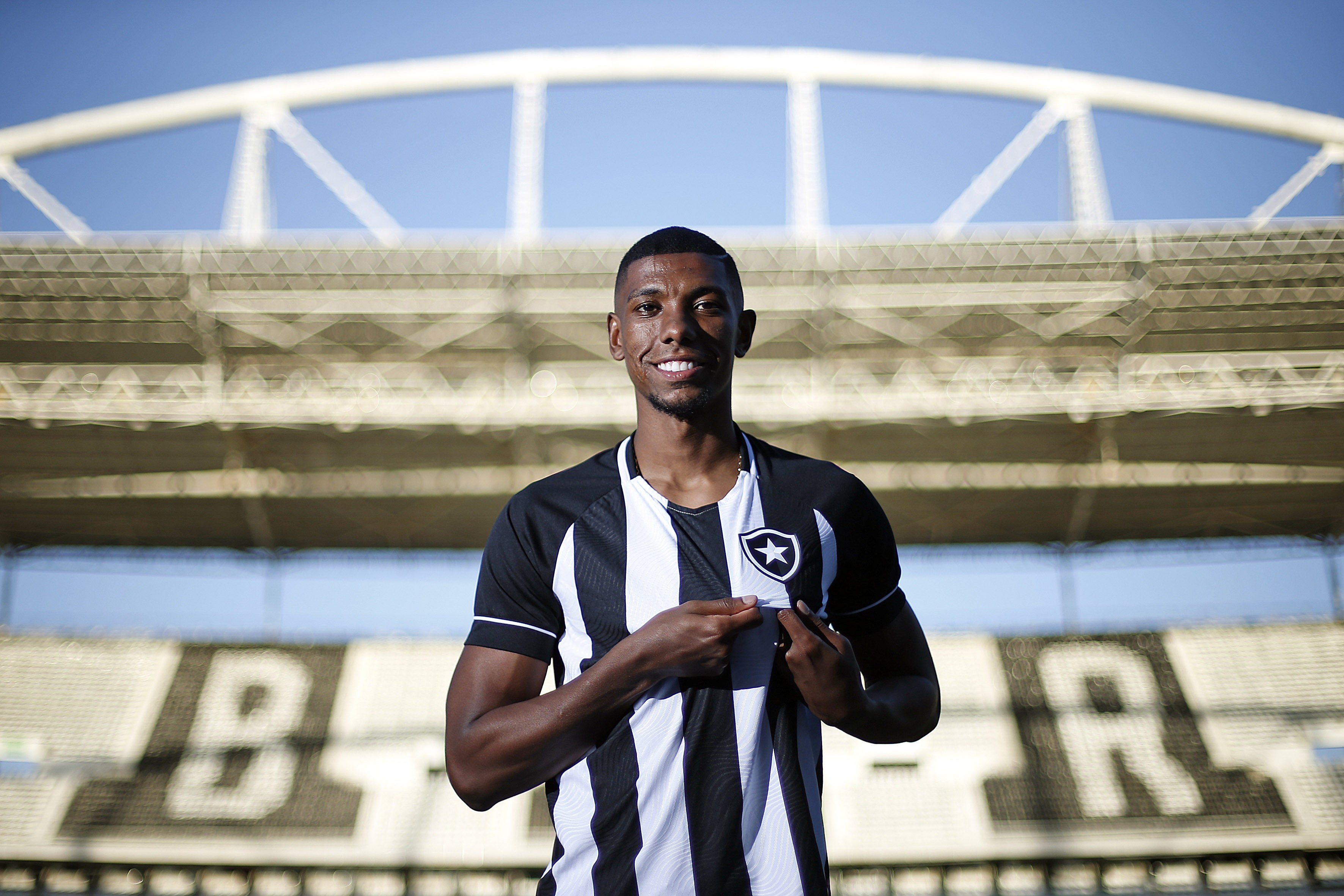 Após pouco espaço, Kanu pode deixar o Botafogo para 2023 | Ge