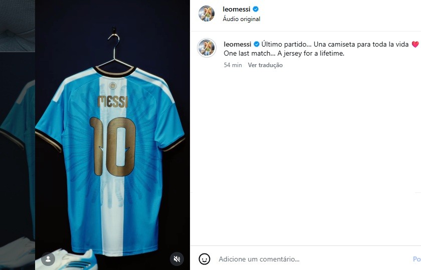 Messi apresenta camisa especial para o jogo de despedida da seleção argentina