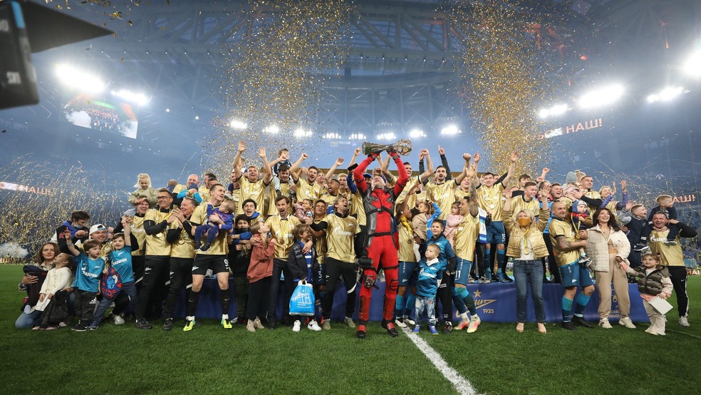 Zenit é campeão russo com goleada sobre o Lokomotiv Moscou