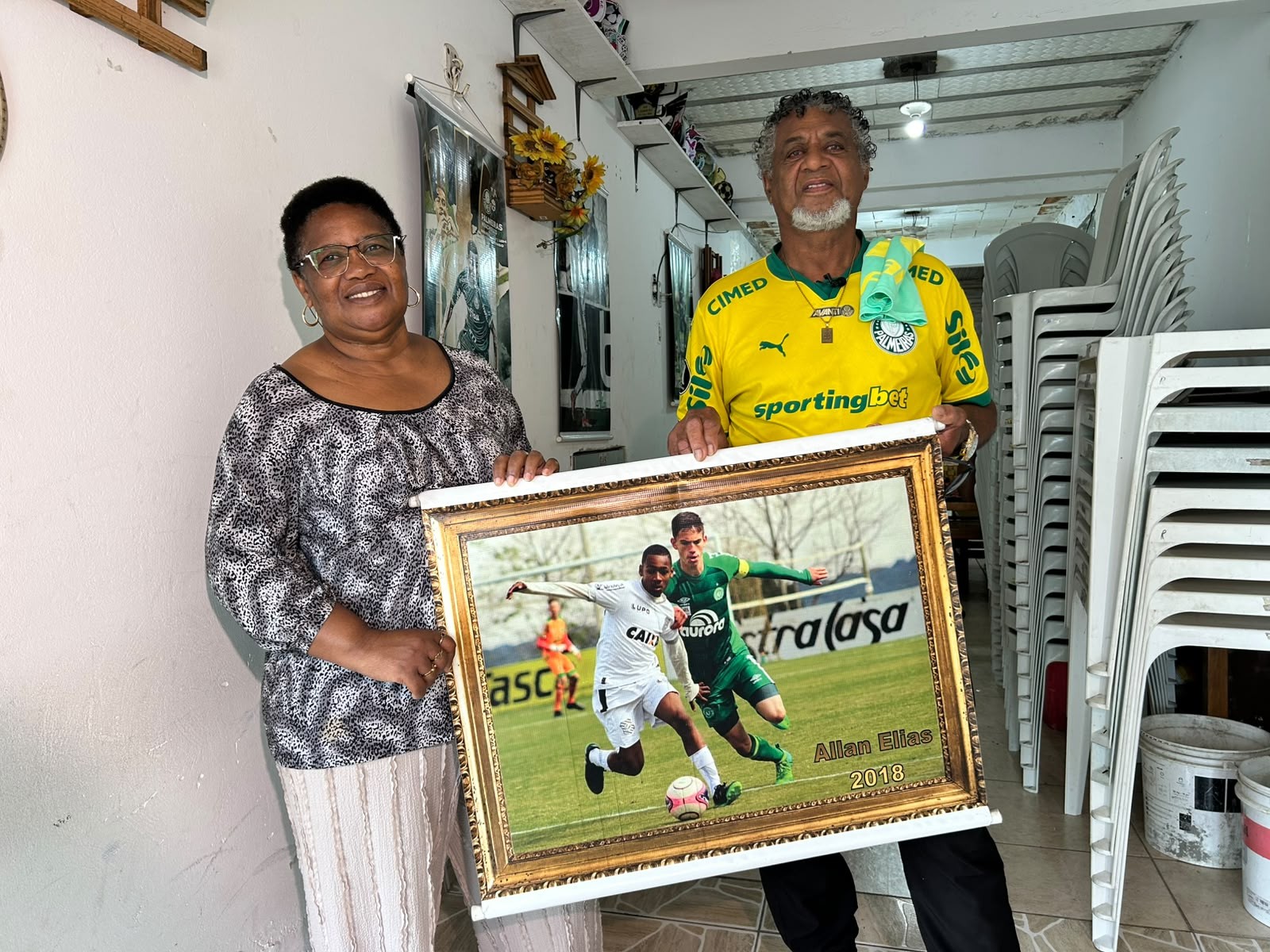 "Tá no sangue": avó de Allan era lateral-esquerda e vibra com convocação do neto à Seleção