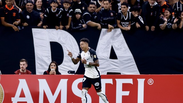 Lingard comemora o gol contra o Peñarol