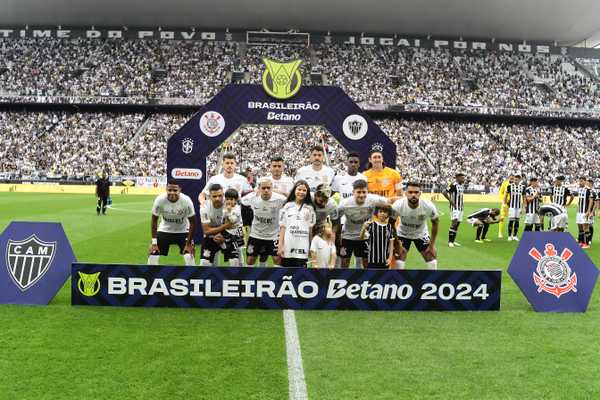 Corinthians empata em estreia intensa e cheia de cartões: confira as notas.