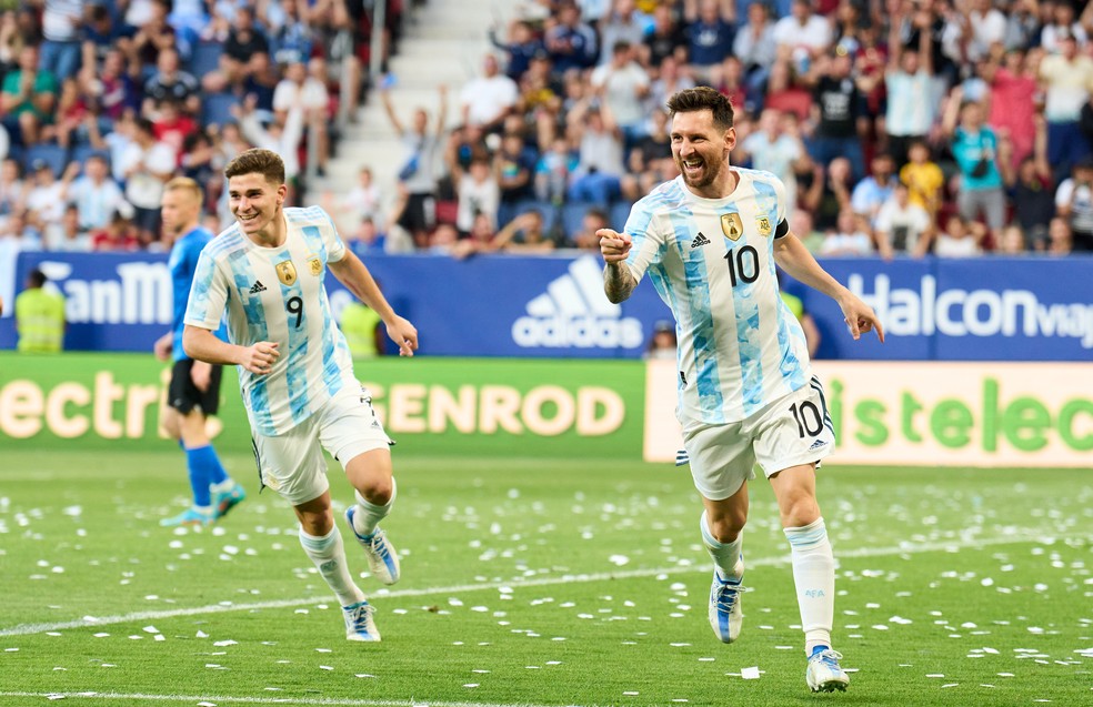 Quantos gol Messi fez contra a Estônia?