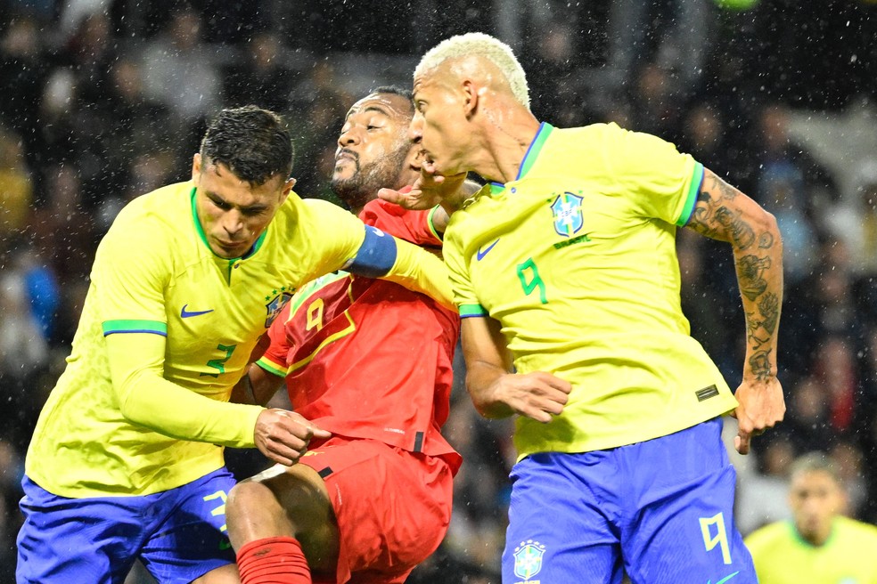 Richarlison se destaca entre os titulares da Seleção Brasileira como o 9 de  Tite