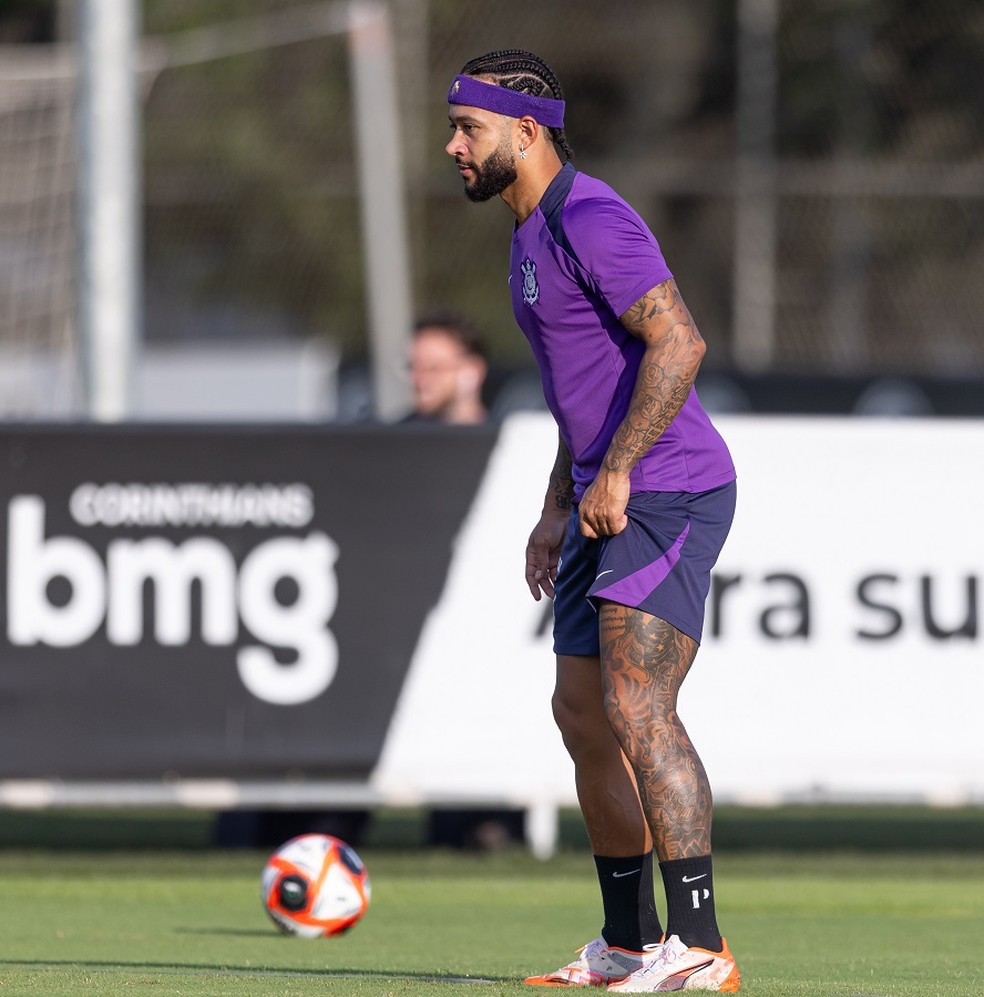 Memphis Depay em treino do Corinthians — Foto: Rodrigo Coca / Agência Corinthians