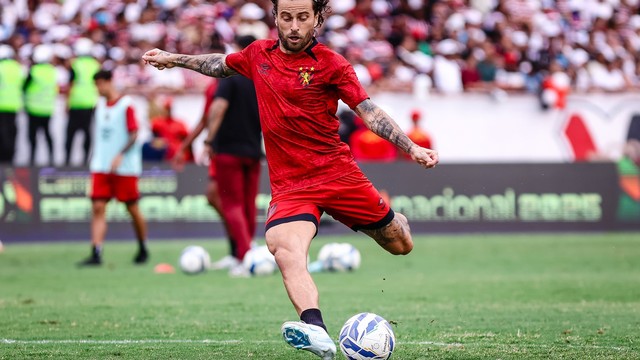 Lucas Lima antes de Santa Cruz x Sport, no Arruda