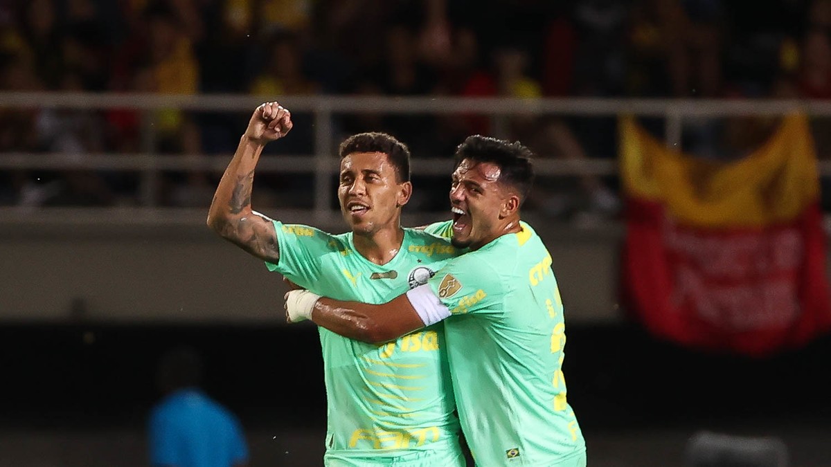 Gabriel Menino leva o terceiro amarelo e desfalca Palmeiras na volta das quartas da Libertadores