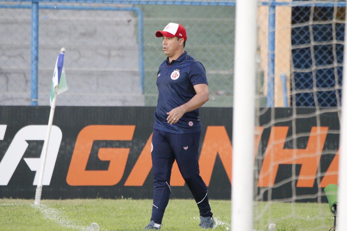 Dado lamenta empate em estreia no América-RN, mas diz que 