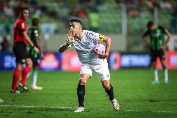 Análise: Suárez salva o Grêmio em atuação de cinema em noite comprometedora da defesa