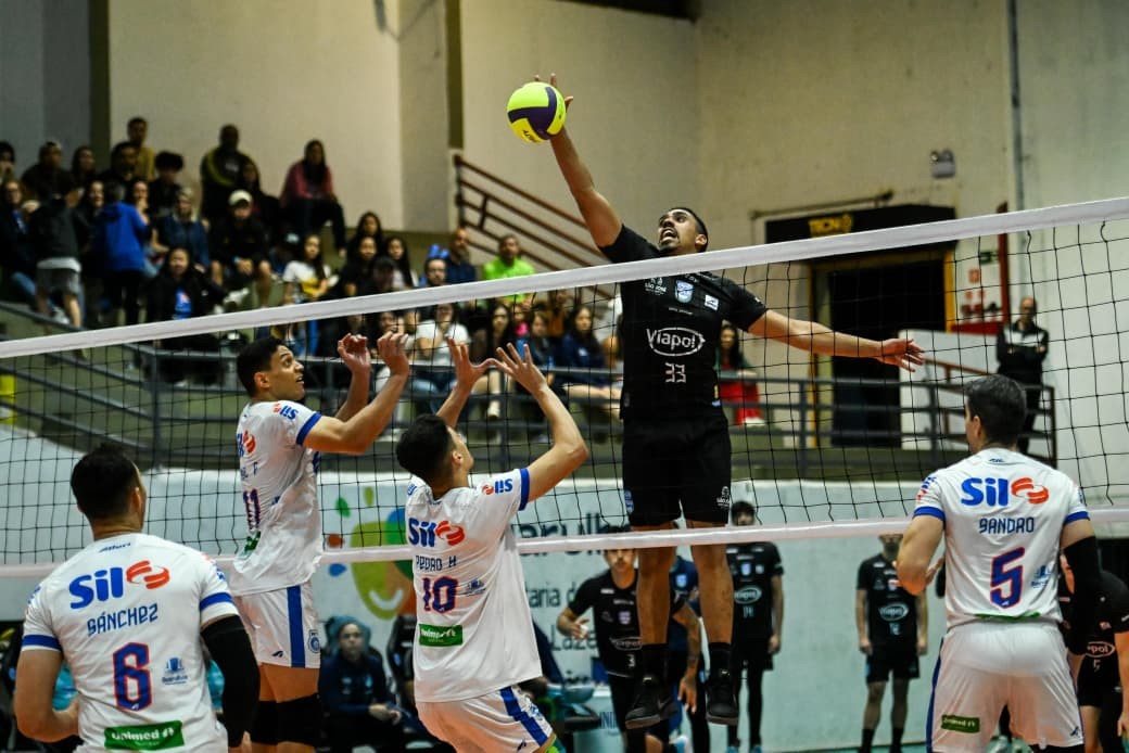 São José vence Guarulhos de virada e avança à semi do Paulista de Vôlei em segundo lugar