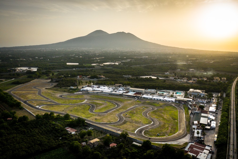 Após 24 anos: Matheus Morgatto é campeão mundial de kart na Itália, voando  baixo