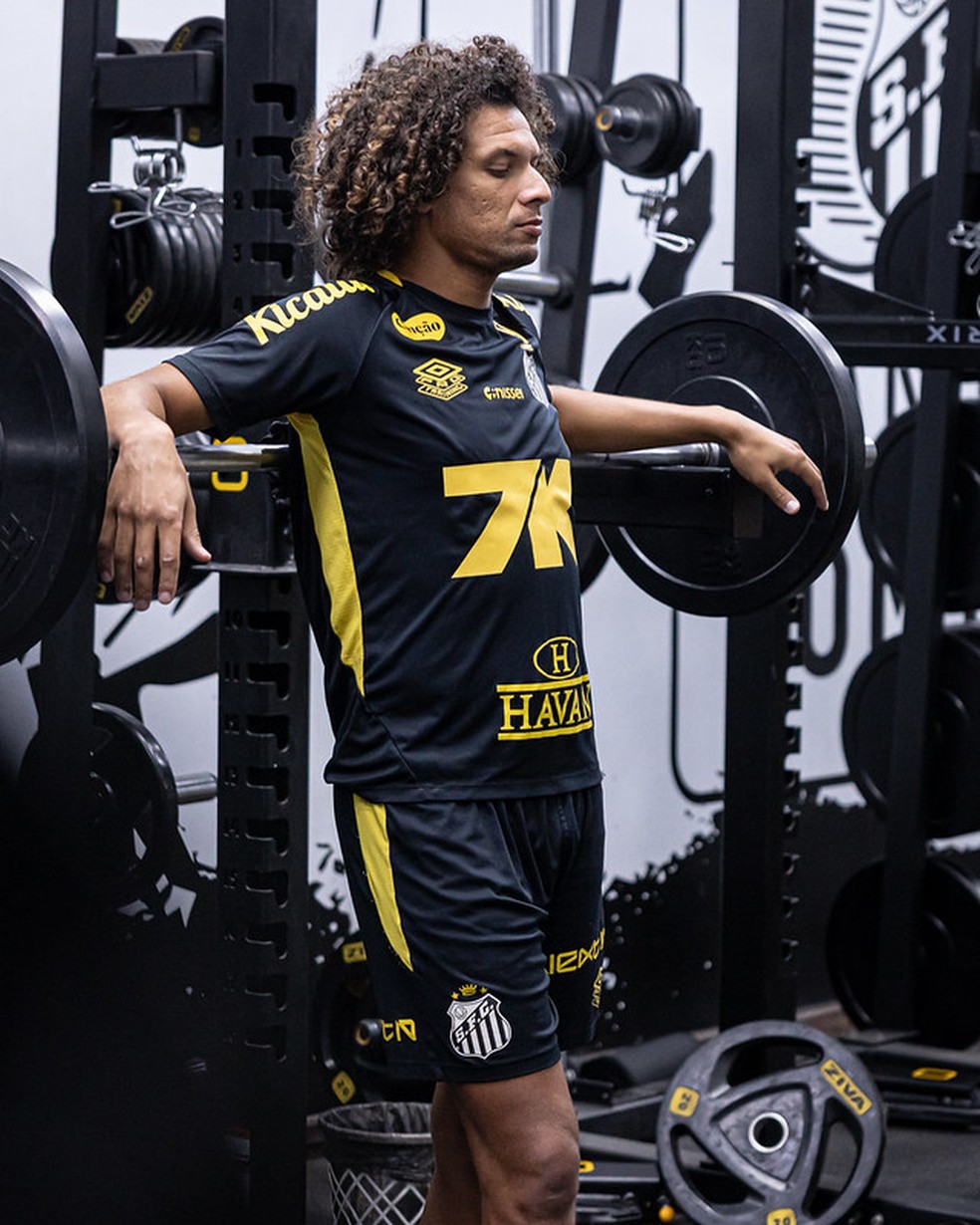 Willian Arão durante treino do Santos — Foto: Raul Baretta/ Santos FC