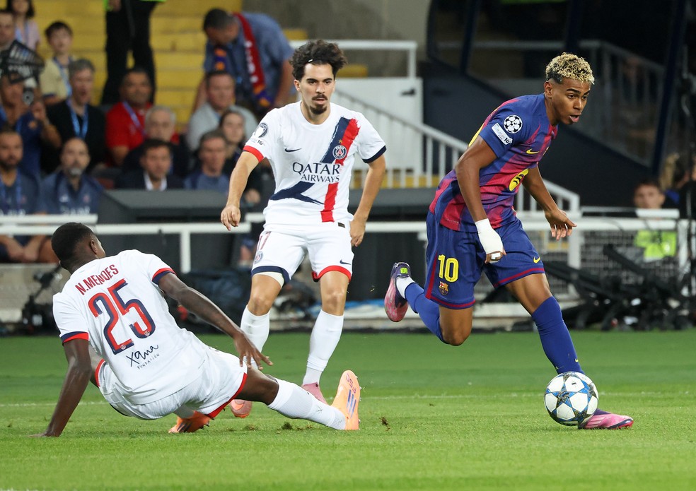 Yamal em ação contra o PSG: atacante sentiu incômodo após jogo pela Champions.