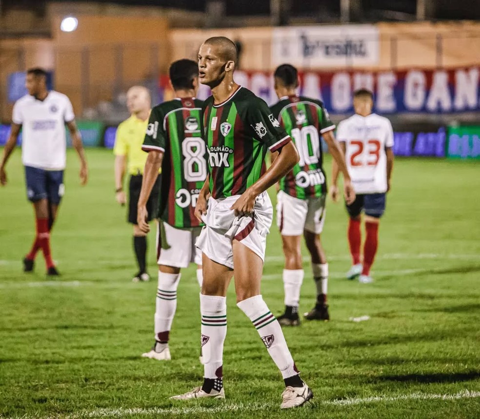 Janderson, zagueiro do Cruzeiro, à época, no Fluminense-PI — Foto: Samuel Pereira