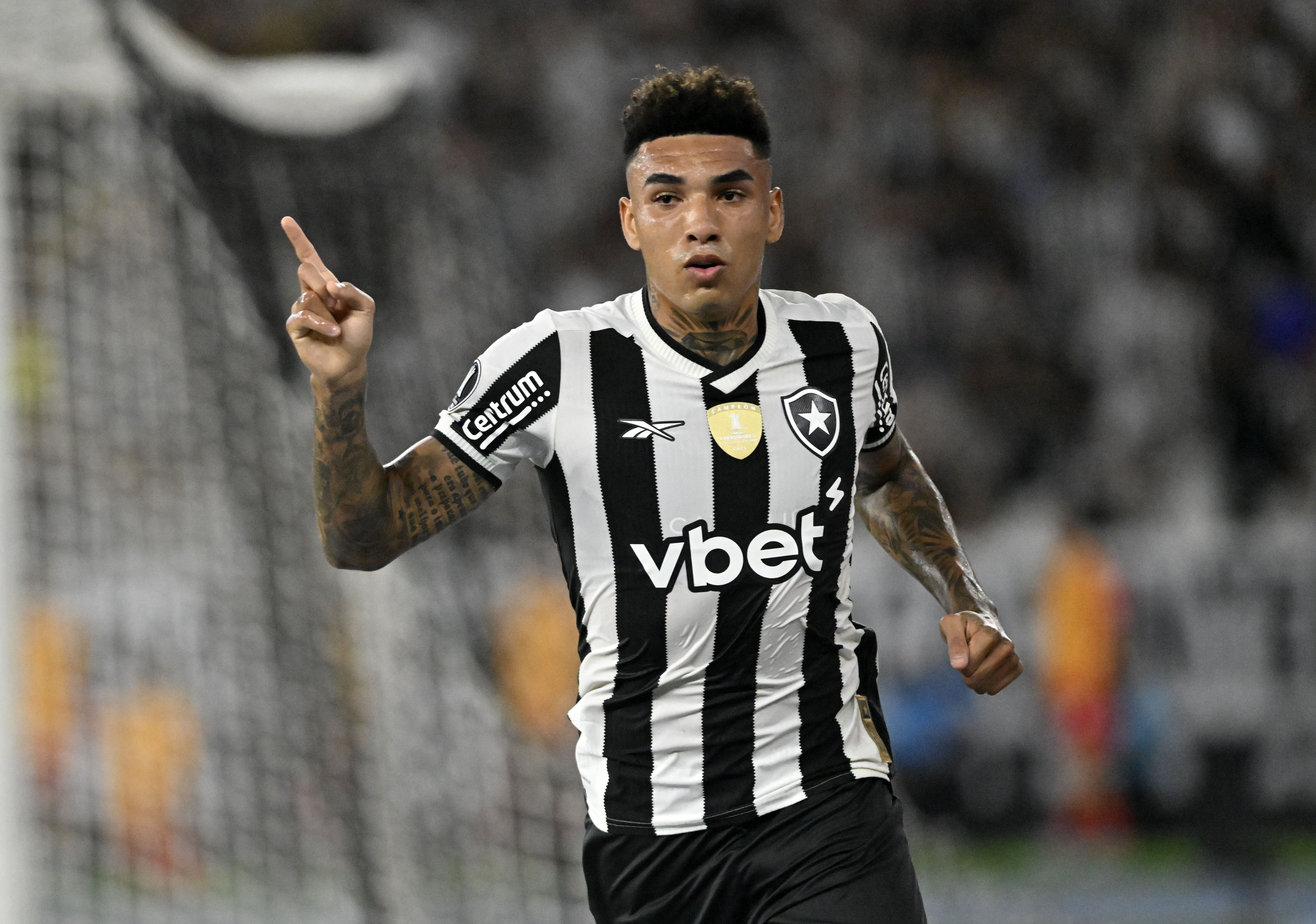 Para italiano ver: Igor Jesus brilha e faz melhor jogo pelo Botafogo sob olhares de Ancelotti