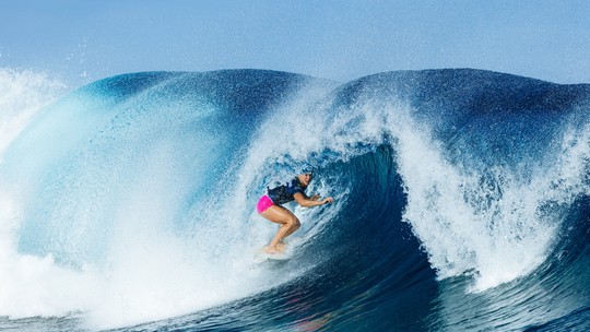 WSL: Tatiana Weston-Webb vence Brisa Hennessy e vai à semibetano r$300Fiji